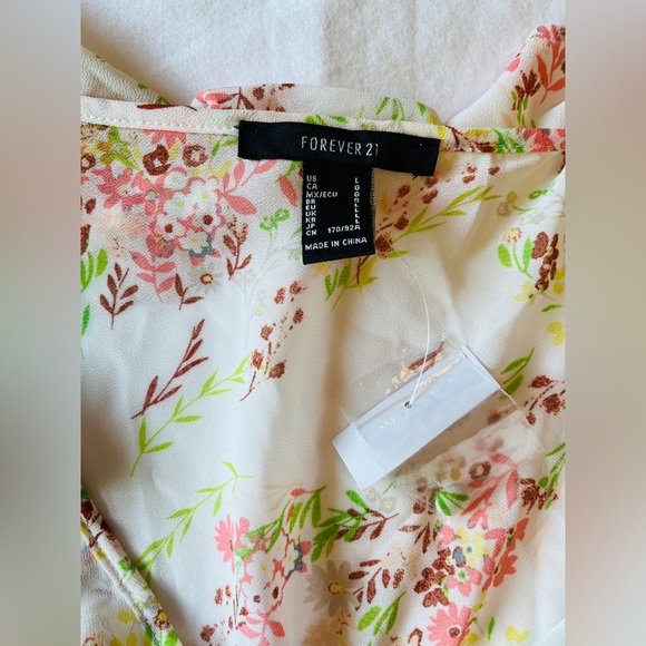 Forever 21 Women’s Long Sleeve Blouse Crop Top Ivory Floral Print Size L NWOT - Picture 8 of 8